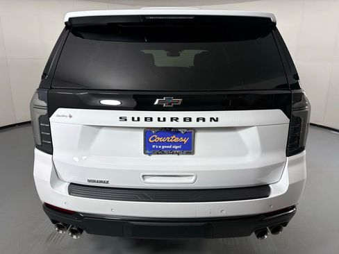 New 2026 Chevrolet Suburban Z71 image 8