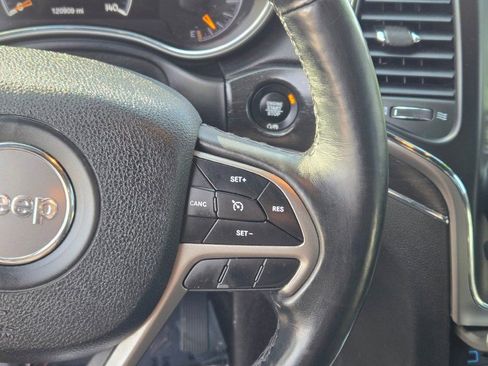 Used 2018 Jeep Grand Cherokee Limited image 32