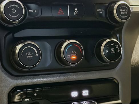 Used 2021 RAM 2500 Big Horn w/ Level 1 Equipment Group image 10