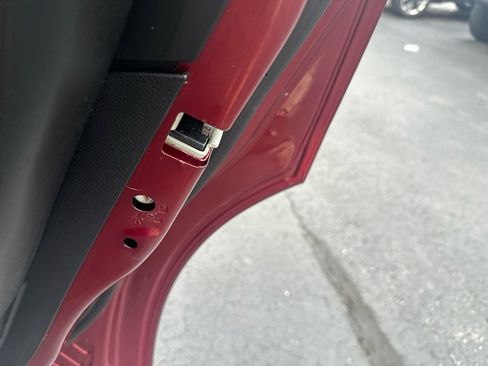 Used 2017 Dodge Charger SXT w/ Plus Group image 9