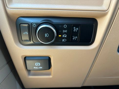 Used 2023 Ford F150 XLT image 18