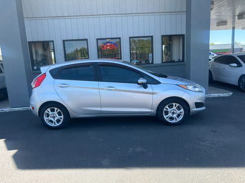 Used 2015 Ford Fiesta SE FWD image 24