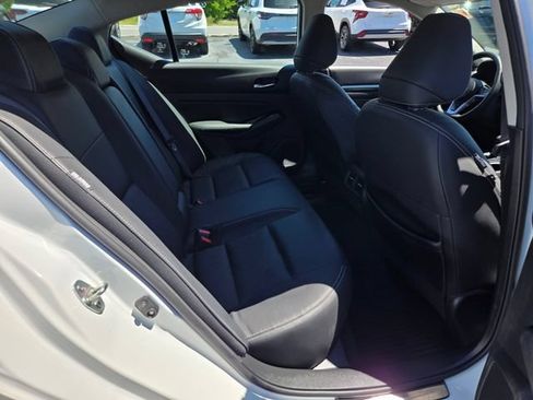 Used 2023 Nissan Altima 2.5 SL FWD image 21