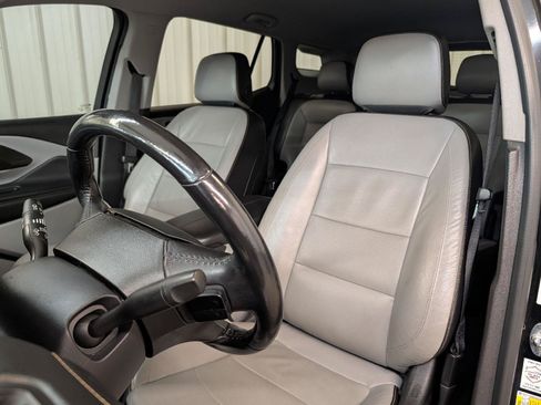 Used 2021 GMC Terrain SLT FWD image 2