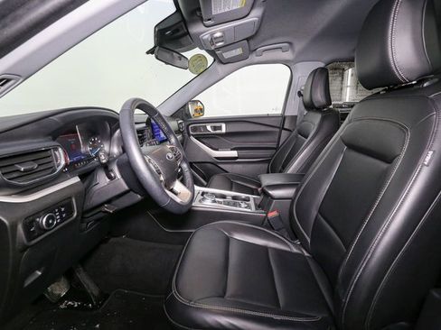Used 2023 Ford Explorer XLT w/ Equipment Group 202A image 38