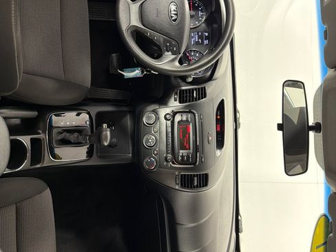 Used 2017 Kia Forte LX FWD image 23