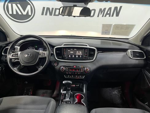 Used 2020 Kia Sorento S FWD image 17