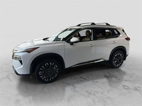 New 2026 Nissan Rogue Platinum image 2