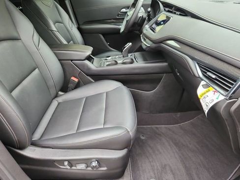 Used 2023 Cadillac XT4 Sport image 27