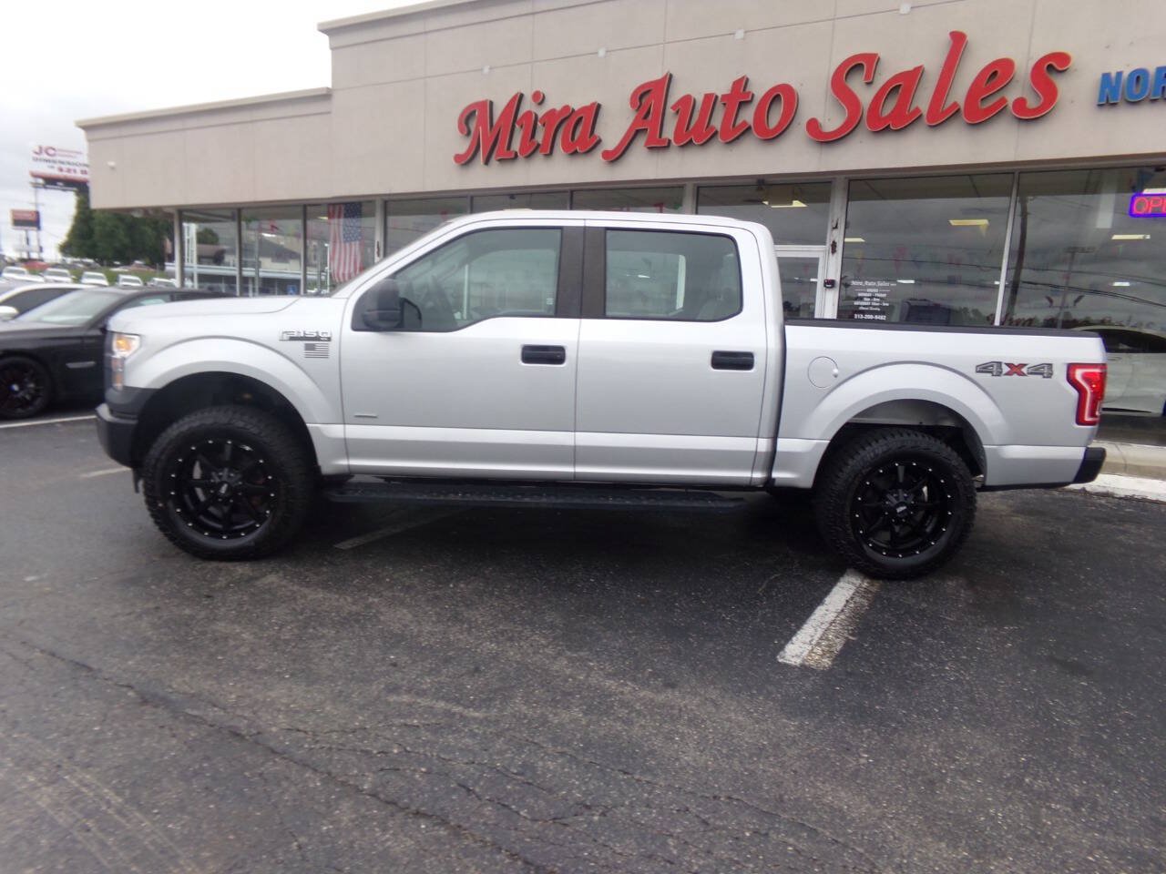 Used 2017 Ford F150 XL w/ XL Power Equipment Group AWD/4WD image 2