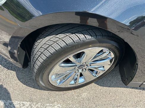 Used 2010 Ford Taurus Limited FWD image 9