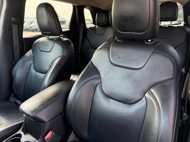 Used 2017 Jeep Cherokee Latitude w/ True North Edition AWD/4WD image 12