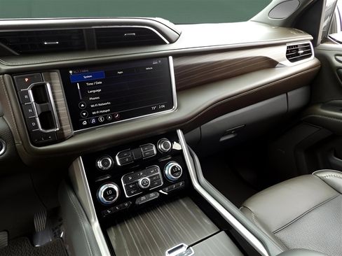 Used 2021 GMC Yukon Denali w/ Denali Premium Package image 21