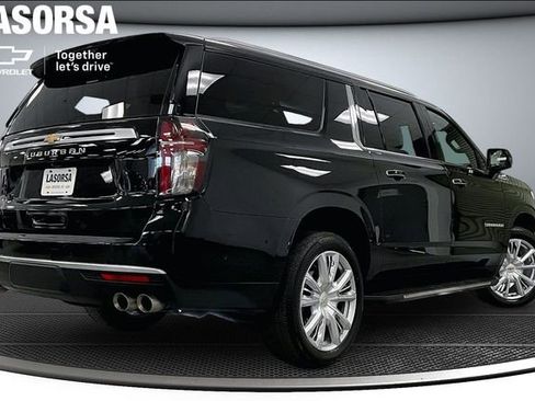 Certified 2024 Chevrolet Suburban High Country w/ Advanced Technology Package AWD/4WD image 2