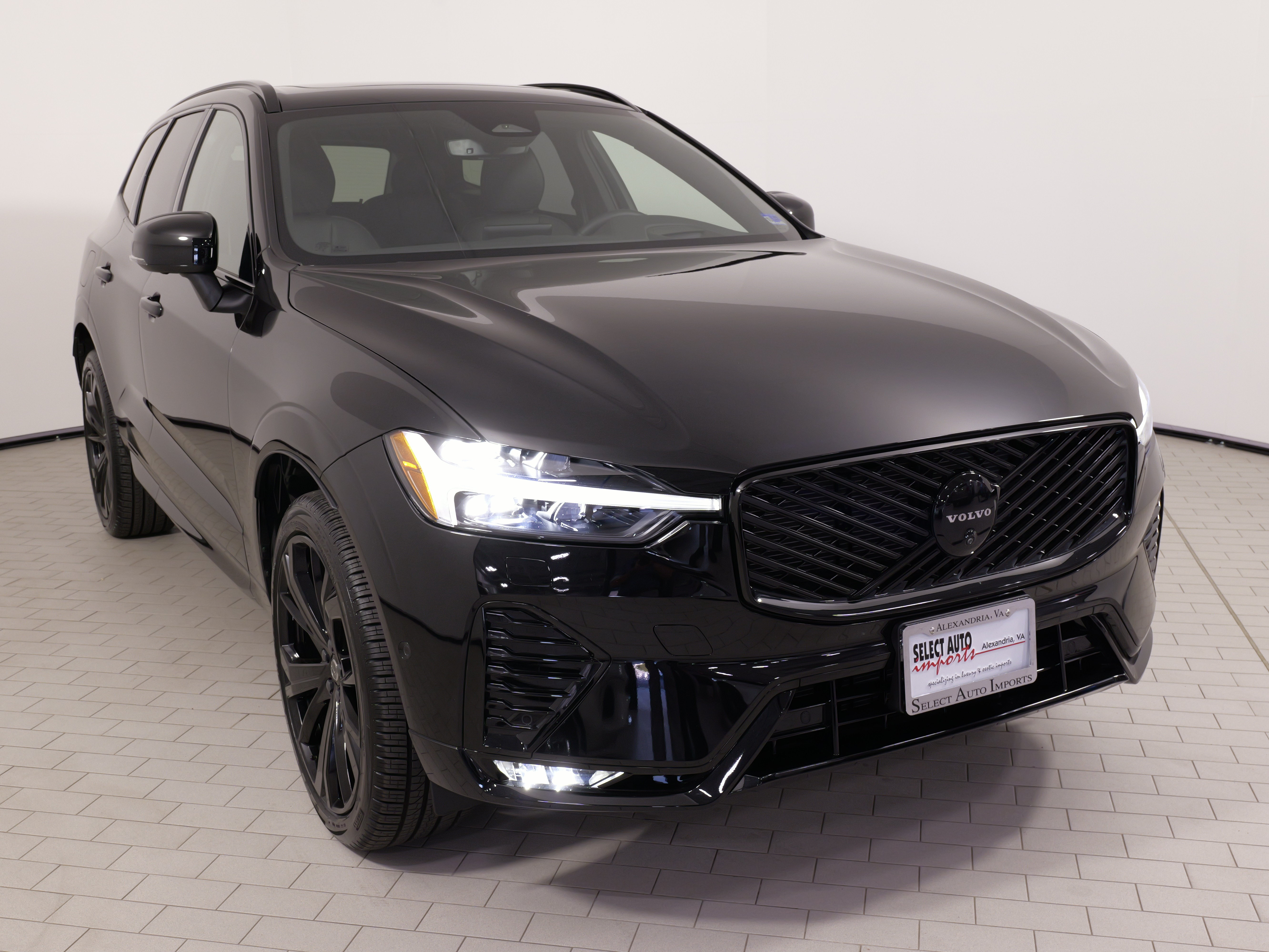 Used 2026 Volvo XC60 B5 Ultra w/ Protection Package Premier AWD/4WD image 5