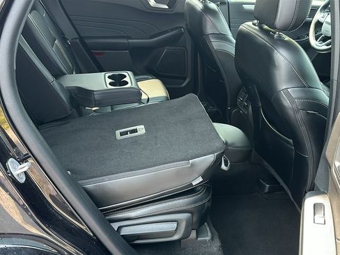 Used 2024 Ford Escape Platinum AWD/4WD image 29