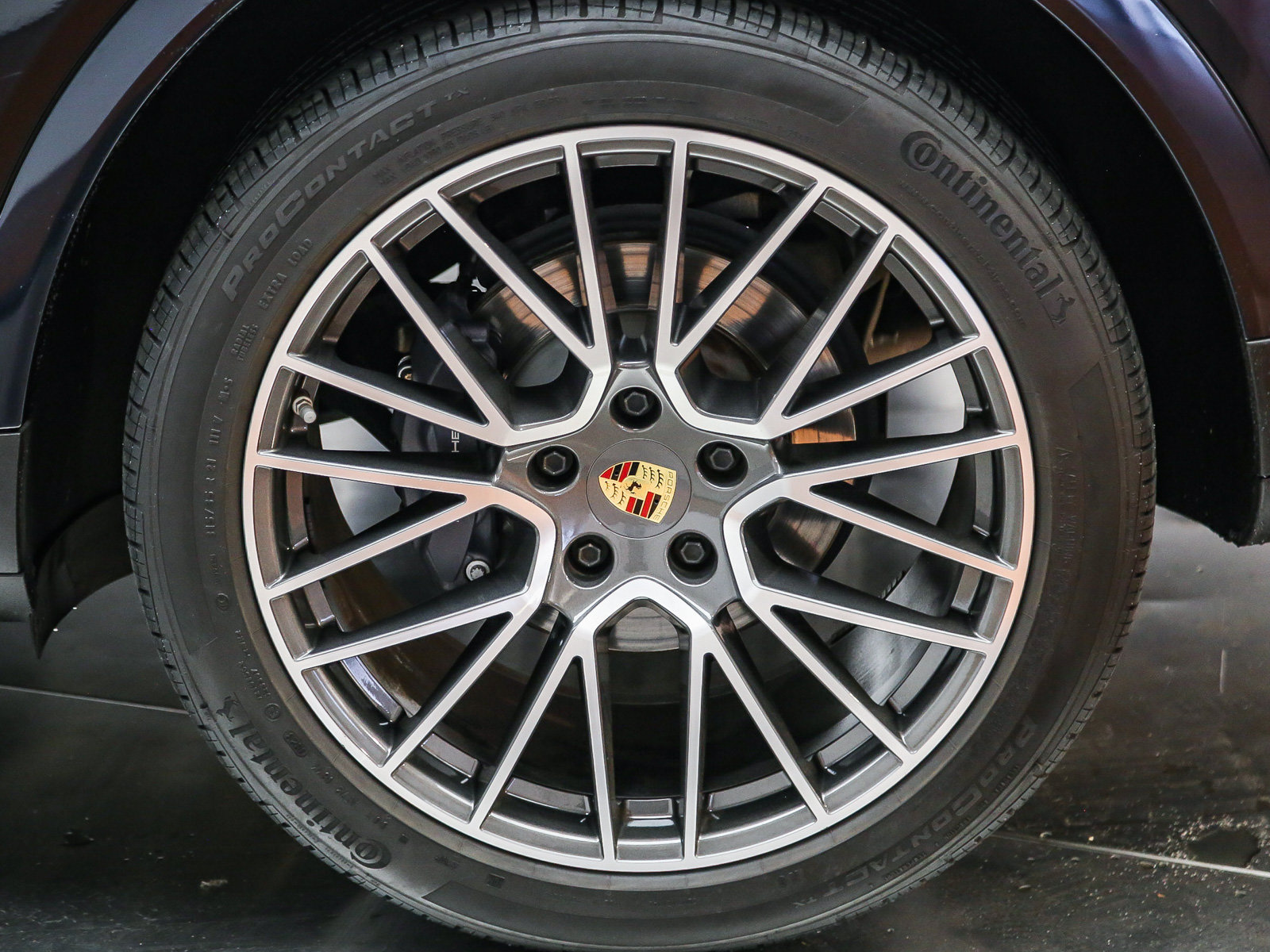 Certified 2023 Porsche Cayenne AWD/4WD image 14