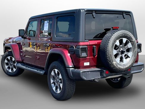 Used 2021 Jeep Wrangler Unlimited Sahara w/ Cold Weather Group AWD/4WD image 10