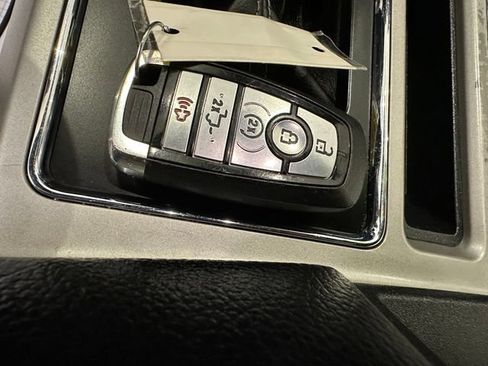 Used 2018 Ford F150 Lariat w/ Equipment Group 502A Luxury AWD/4WD image 19