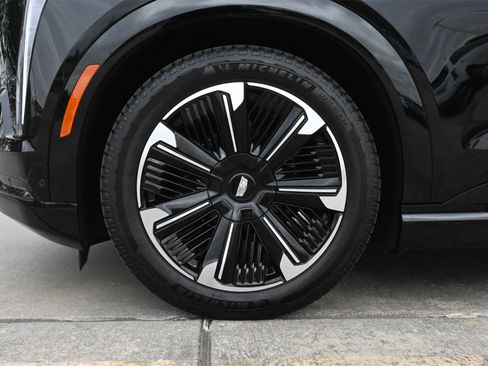 New 2025 Cadillac Escalade IQ Sport 1 image 30