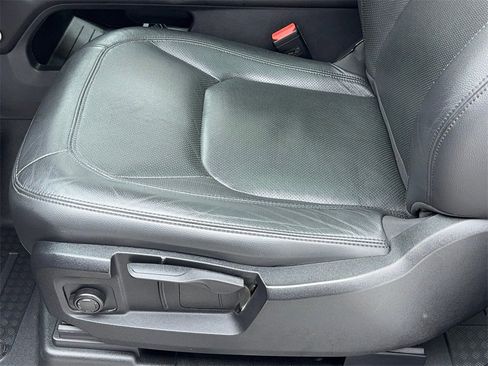 Used 2024 Land Rover Defender 90 S image 35