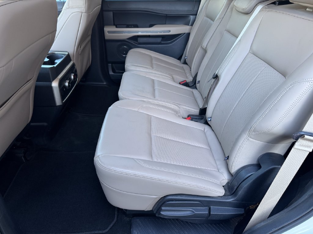 Used 2024 Ford Expedition XLT AWD/4WD image 19