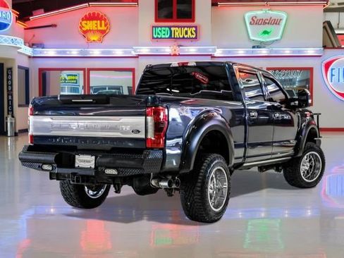 Used 2019 Ford F250 Platinum w/ Platinum Ultimate Package image 3