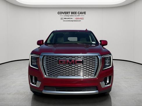 Used 2024 GMC Yukon Denali w/ Denali Reserve Package image 2