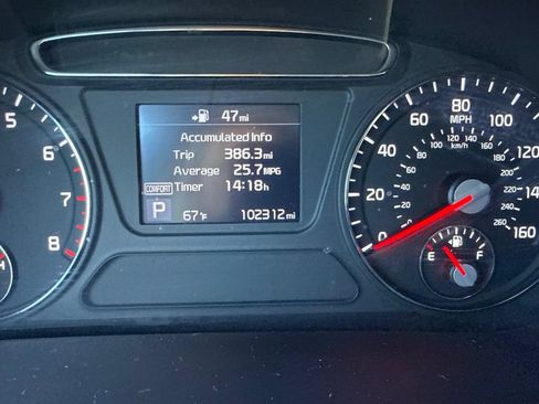 Used 2020 Kia Sorento LX AWD/4WD image 10