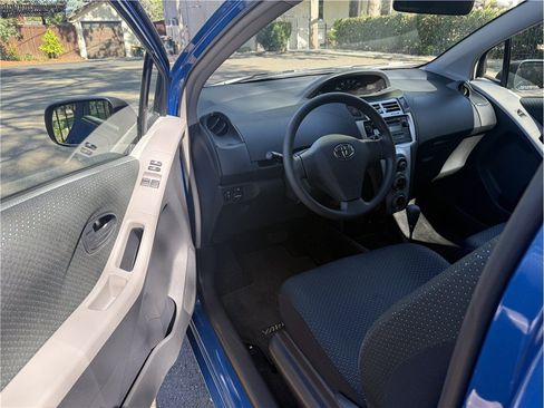 Used 2008 Toyota Yaris 2-Door Hatchback FWD image 9