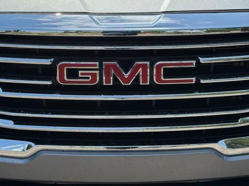 Used 2024 GMC Terrain SLT AWD/4WD image 2