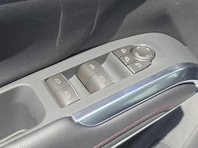 New 2026 Chevrolet Traverse RS w/ LPO, Floor Liner Package FWD image 22