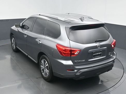 Used 2020 Nissan Pathfinder SV image 18