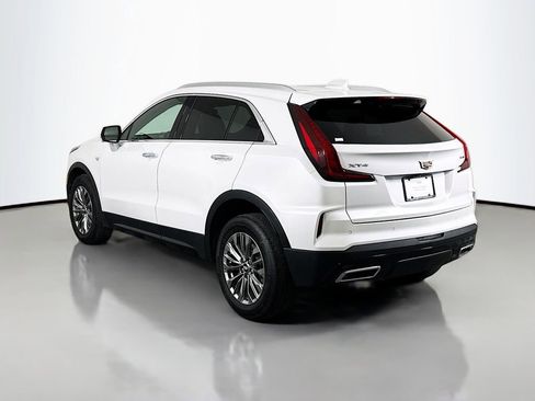 Used 2025 Cadillac XT4 Premium Luxury image 5