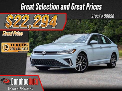Used 2025 Volkswagen Jetta SE w/ Sunroof Package FWD image 1
