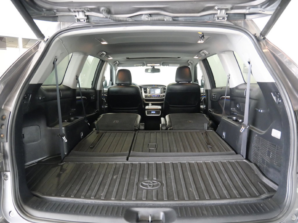 Used 2016 Toyota Highlander Limited AWD/4WD image 30