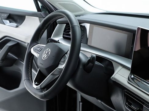New 2026 Volkswagen Tiguan SE AWD/4WD image 35