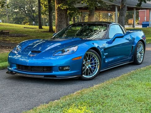 Used 2009 Chevrolet Corvette ZR1 w/ Preferred Equipment Group RWD image 9