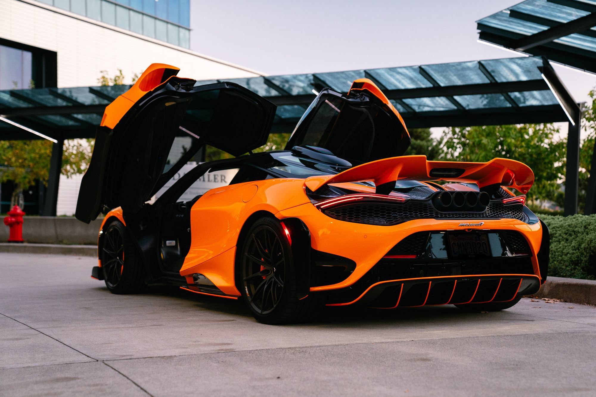 Used 2021 McLaren 765LT RWD image 7