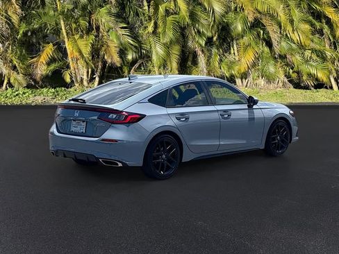 Used 2022 Honda Civic Sport Touring image 4