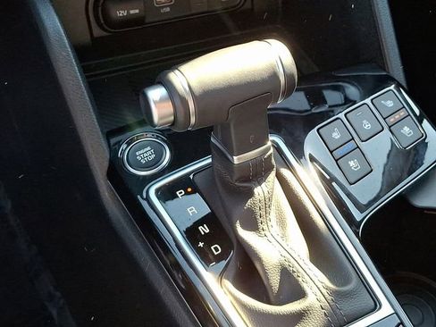 Used 2025 Kia Sportage SX image 18