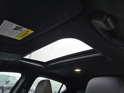 Used 2024 MAZDA MAZDA3 Hatchback w/Premium Plus Pkg image 9