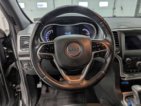 Used 2019 Jeep Grand Cherokee Laredo image 35