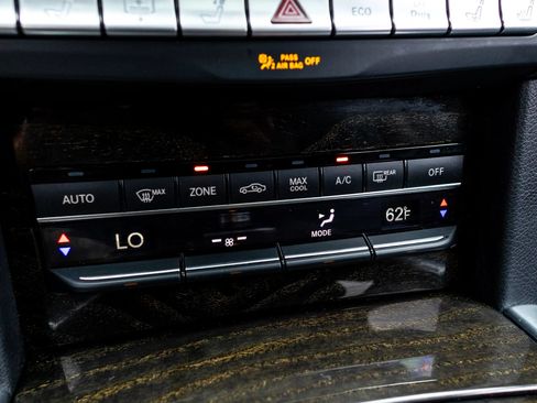 Used 2014 Mercedes-Benz E 250 BlueTEC 4MATIC Sedan image 29