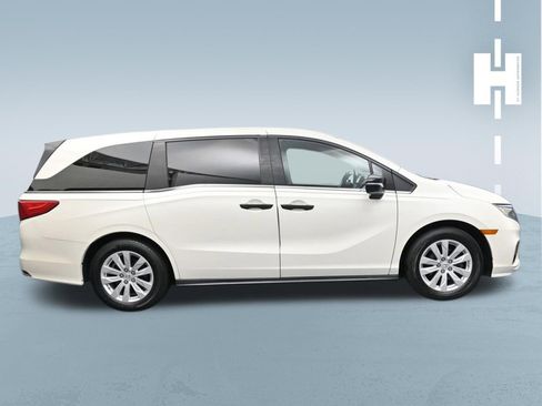 Used 2019 Honda Odyssey LX image 3