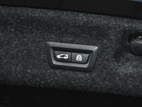 Used 2022 BMW M4 xDrive Competition w/ M Carbon Exterior Package AWD/4WD image 73