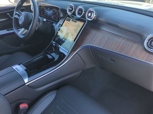 Used 2025 Mercedes-Benz GLC 300 4MATIC image 30