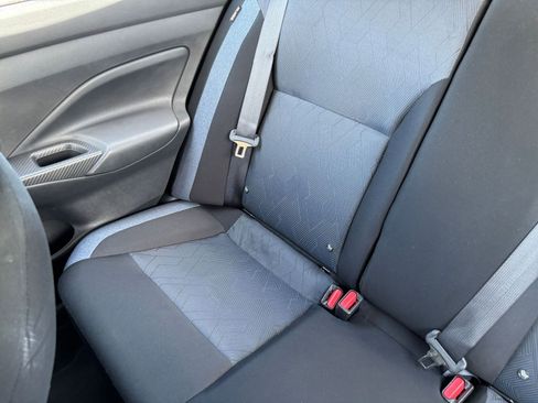Used 2025 Nissan Versa SV FWD image 37