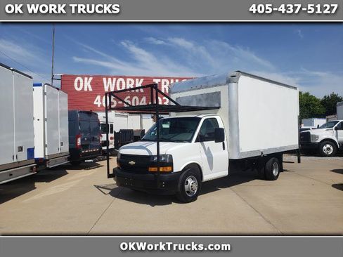 Used 2018 Chevrolet Express 3500 RWD image 1