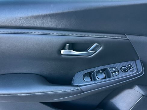 Used 2023 Nissan Sentra SV image 12